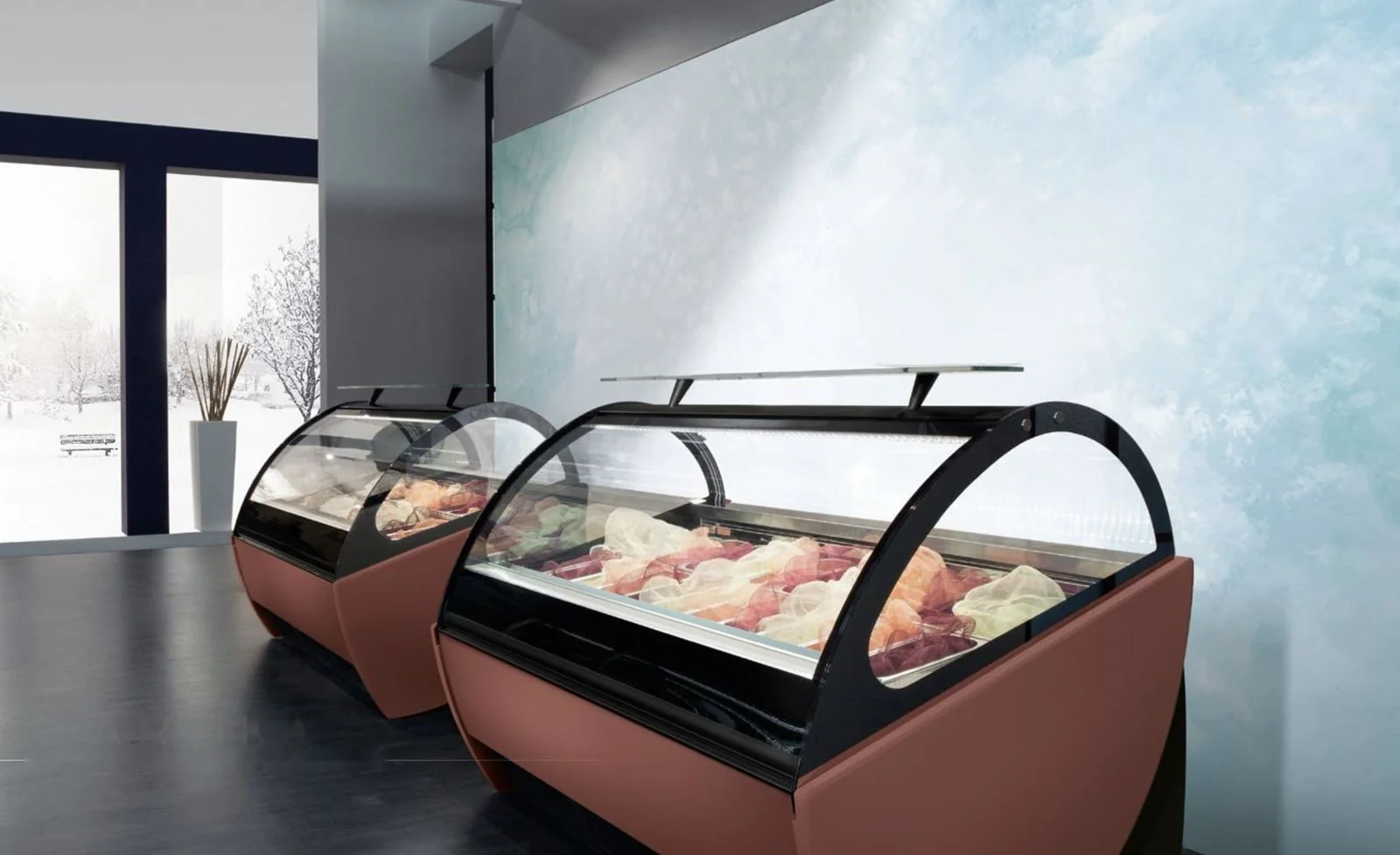 Artika – Eis- & Konditoreivitrine